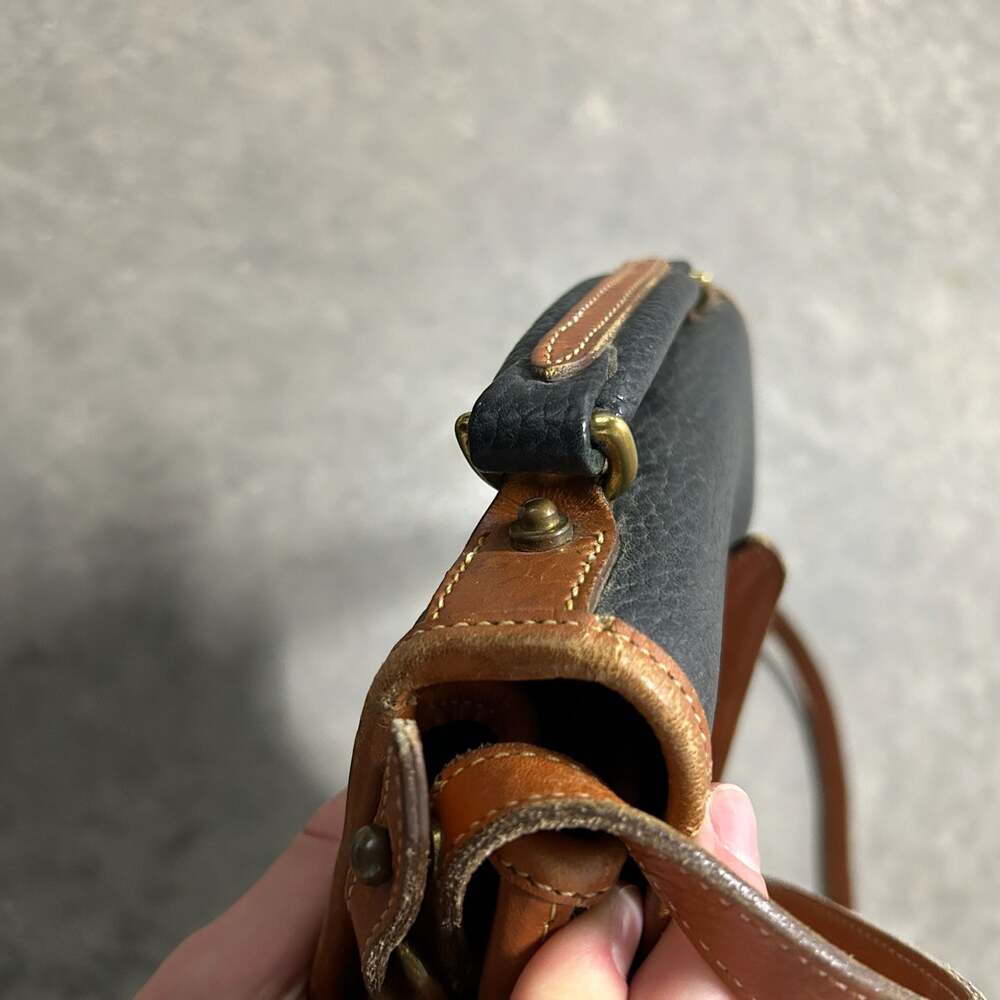 Vintage Dooney & Bourke All Weather Leather Surrey Carrier Crossbody Bag - Picture 12 of 13